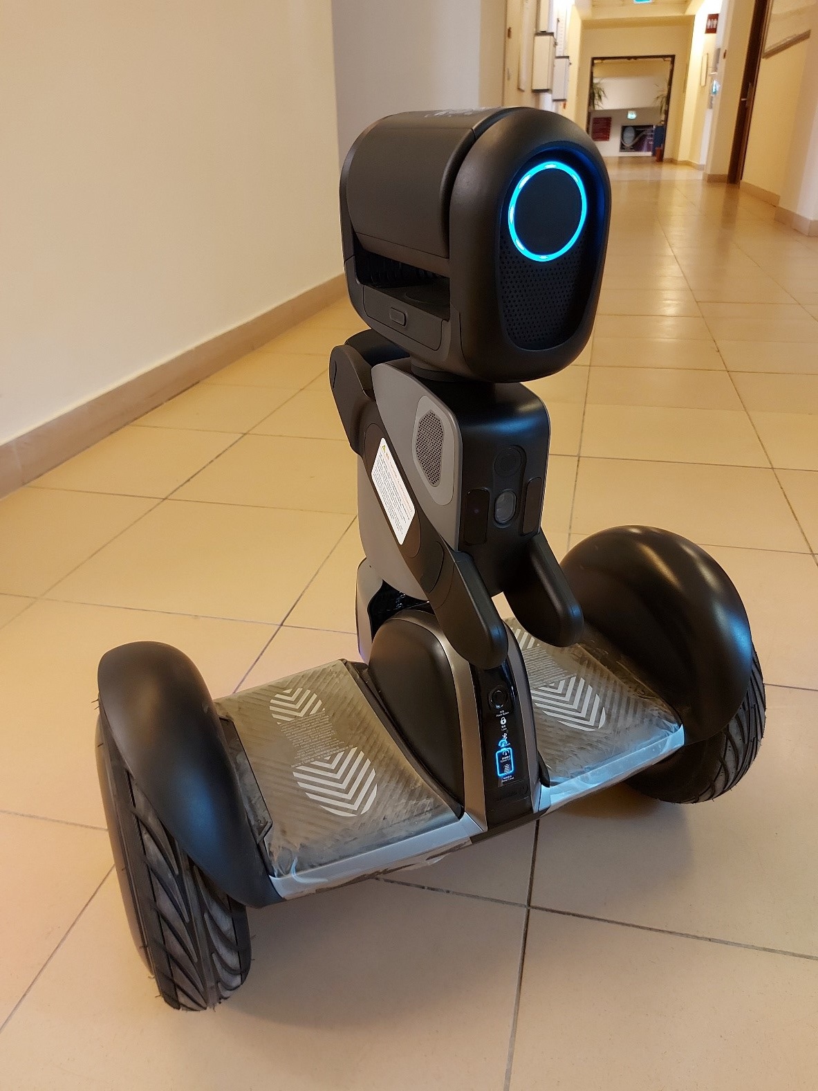 segway loomo robot