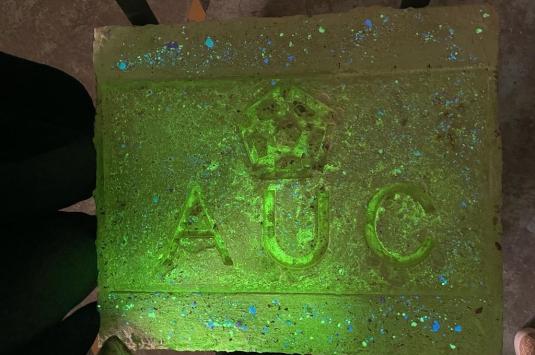 Self-luminous concrete