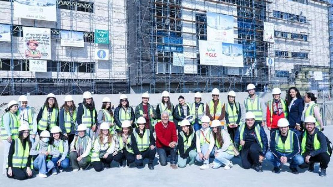 AUC students site visit to new baheya hospital