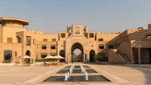 Building and fountain